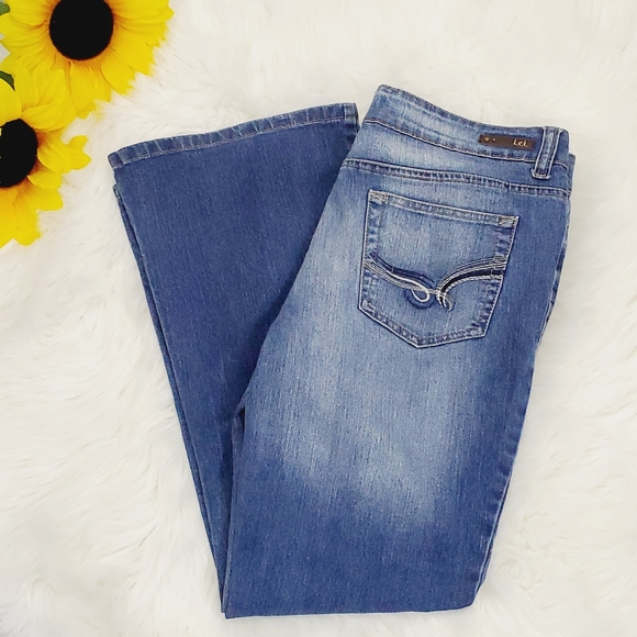 lei Denim - LEI Jeans Sophia Hipster Flare Juniors Distressed